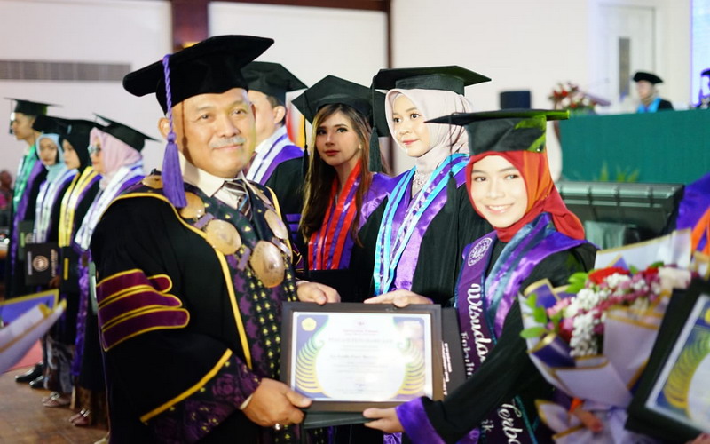 Wisuda Gel 3 Unpak1